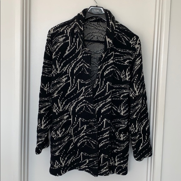 Women’s black and white print sweater jacket - Picture 1 of 4